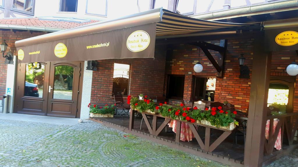 Amadeus Hotel Zielona Gora ภายนอก รูปภาพ